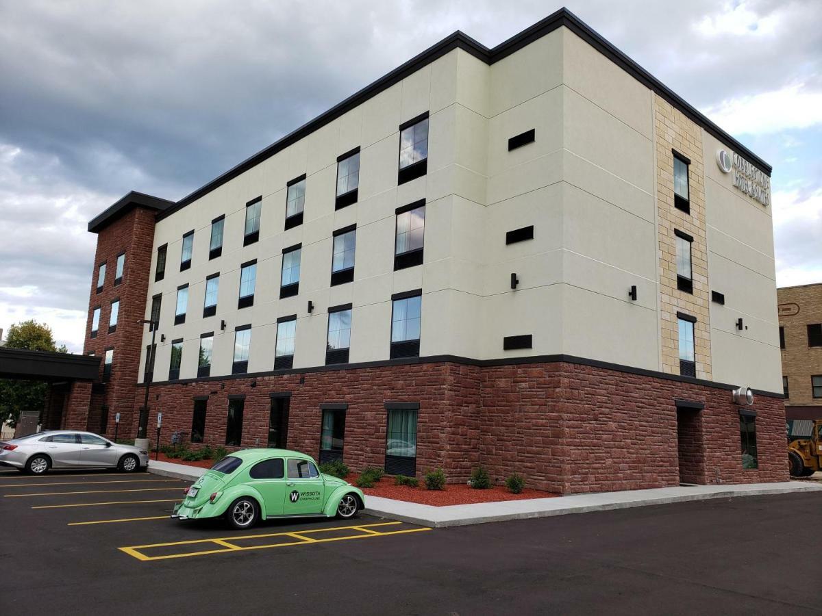 Cobblestone Hotel & Suites - Janesville Exterior photo